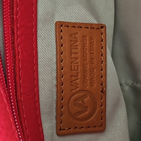 Valentina convertible hobo crossbody bag in Red - Picture 5 of 7